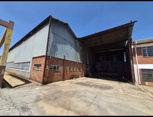 9,600M² WAREHOUSE FOR SALE IN DENVER